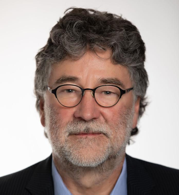 A photo of Andreas Schulze.